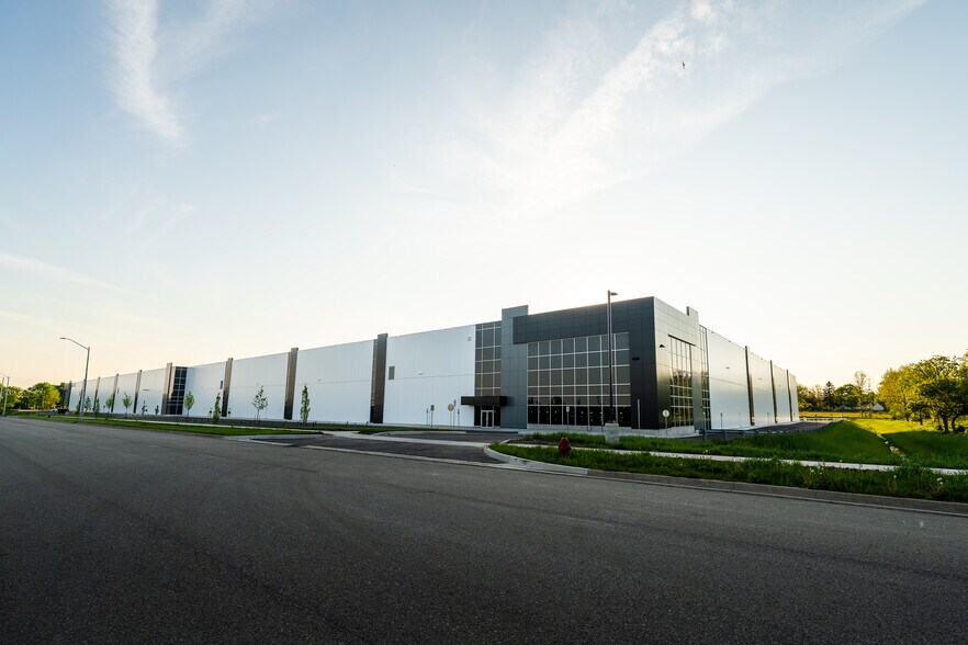 More Photos Of 22 Medicorum Pl, Hamilton Distribution For Lease