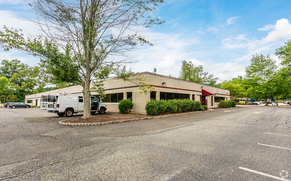 More Photos Of 7 E Frederick Pl, Cedar Knolls Office For Lease