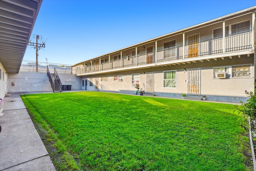 More Photos Of 116 S Orange Ave, Santa Ana Apartments For Sale