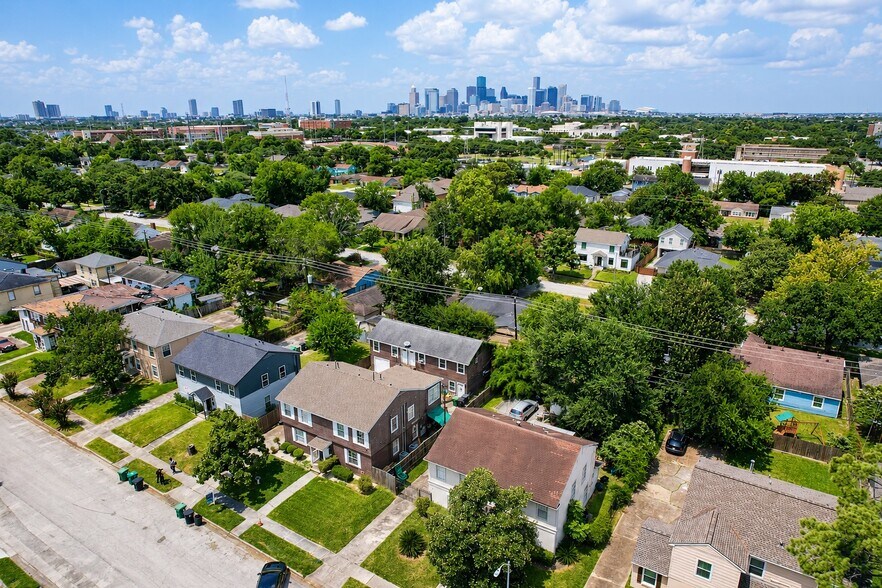 More Photos Of 3435 Rosedale St, Houston Apartments For Sale