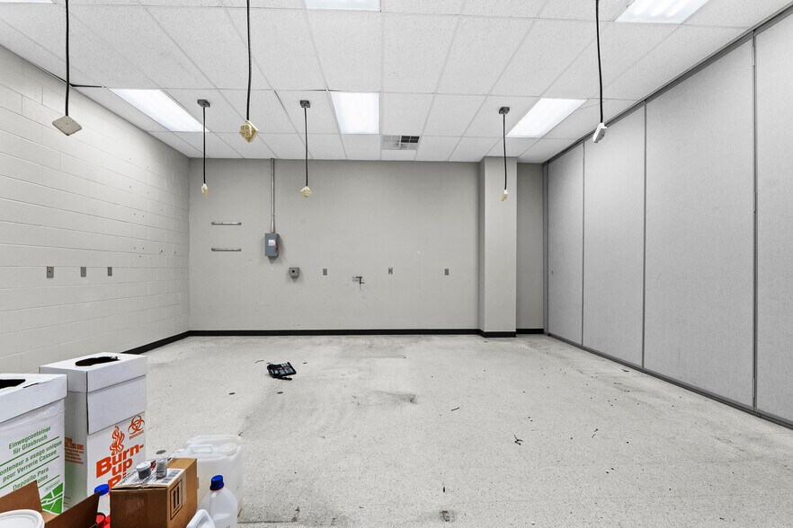 More Photos Of 7200 Highway 150, Greenville Office For Sale