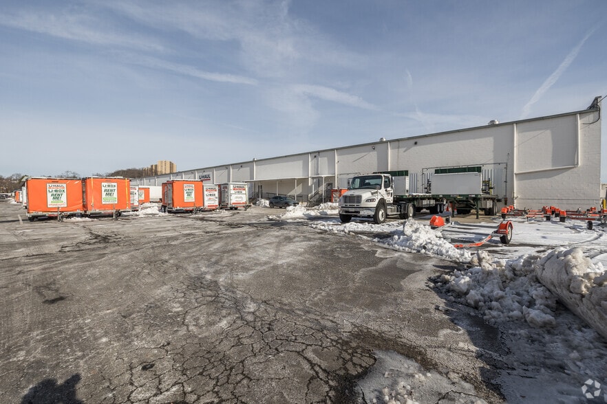 More Photos Of 6295 Edsall Rd, Alexandria Unknown For Lease