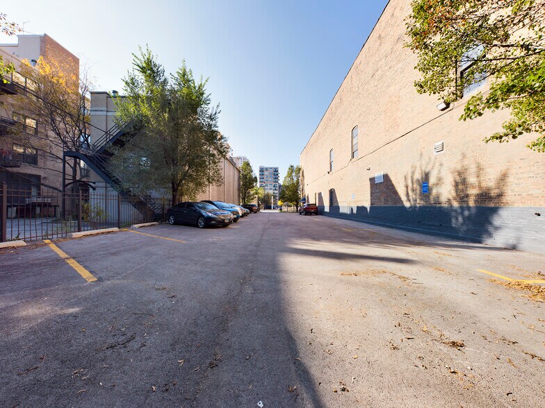 More Photos Of 1507-1509 S Michigan Ave, Chicago General Retail For Sale