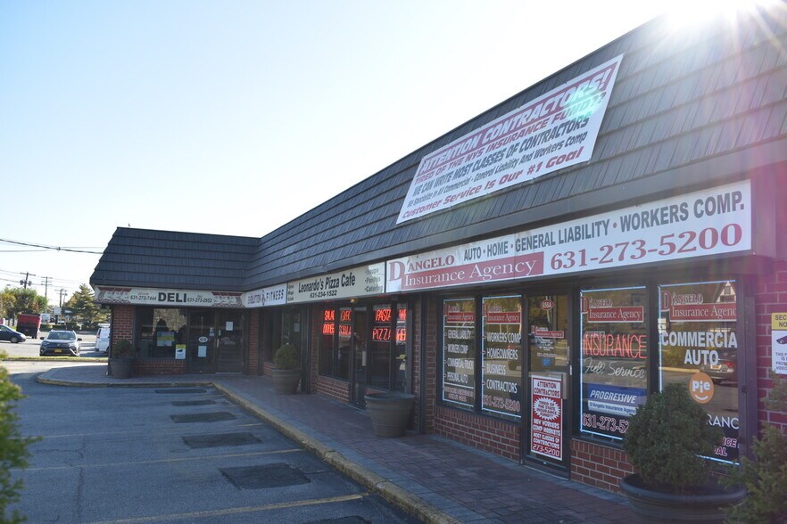 More Photos Of 656 Motor Pky, Hauppauge Freestanding For Sale