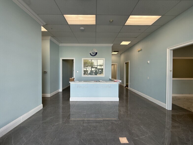 More Photos Of 7245 16th St E, Sarasota Warehouse For Lease