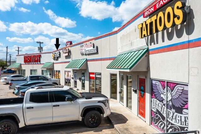 More Photos Of 6806 W Military Dr, San Antonio Storefront For Lease