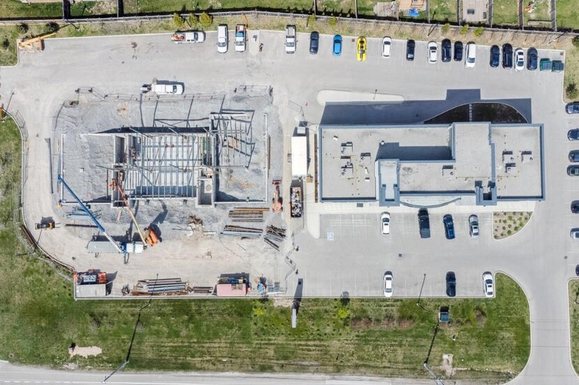 More Photos Of 821 N Service Rd, Hamilton Office For Lease