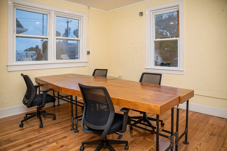 More Photos Of 251 Post Ave, Westbury Storefront Retail Office For Lease