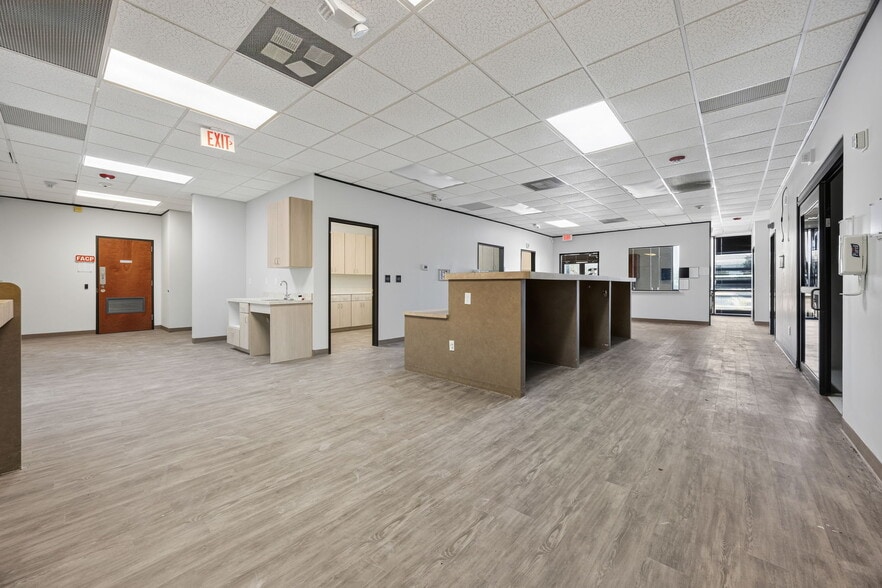 More Photos Of 2710 Western Center Blvd, Fort Worth Medical For Sale