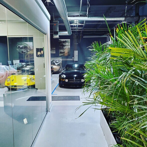 More Photos Of 5791 NW 37th Ave, Miami Manufacturing For Lease