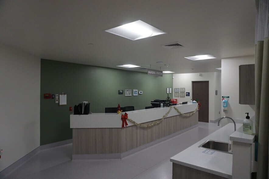 More Photos Of 7529 E Broadway Rd, Mesa Medical For Sale