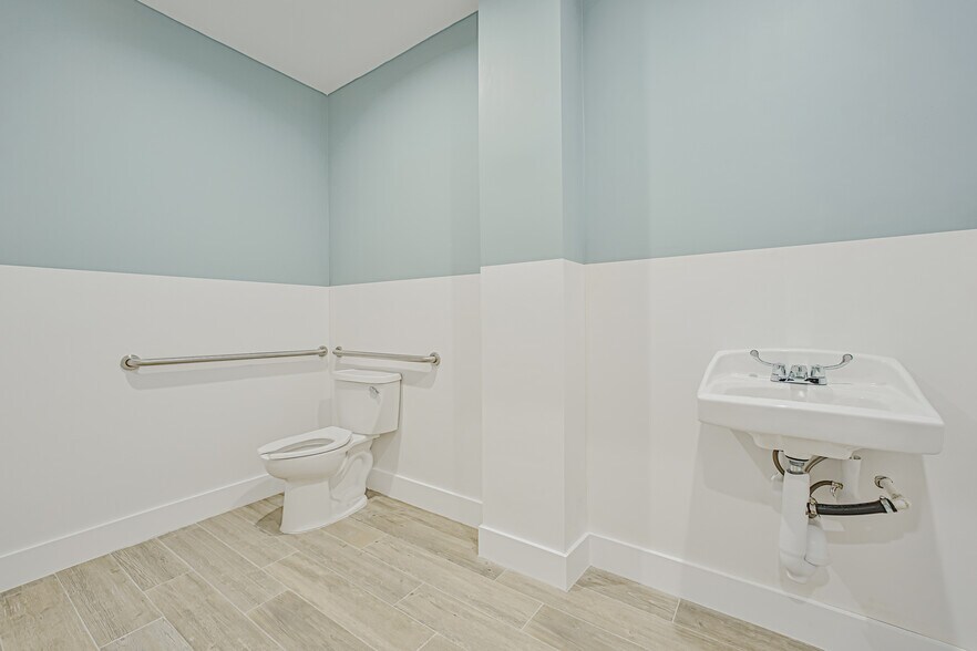 More Photos Of 4104 Dawn St, Houston Warehouse For Lease