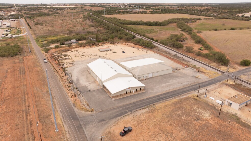 More Photos Of 110 CR 141, Sweetwater Warehouse For Sale