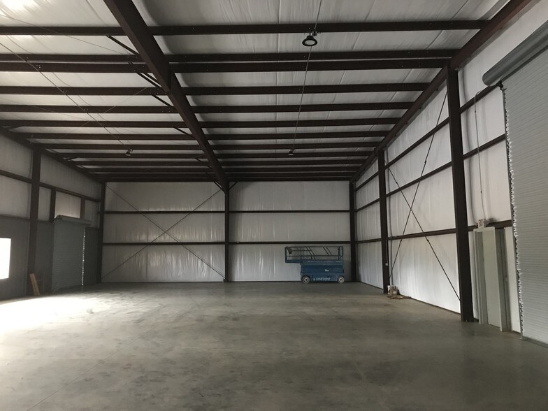 More Photos Of 409 Highway 64, Ocoee Showroom For Sale