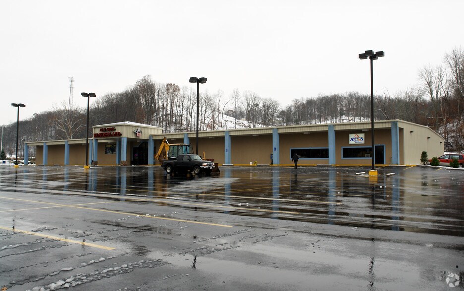 More Photos Of 5 Cracker Barrel Dr, Barboursville Freestanding For Sale