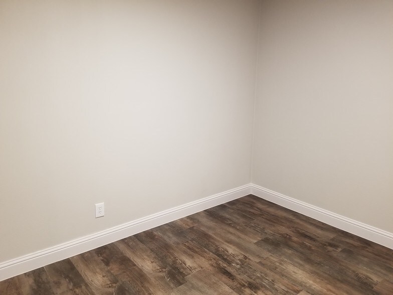 More Photos Of 200 S Main St, Rhome Religious Facility For Lease
