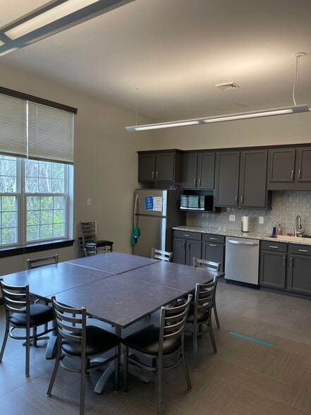 More Photos Of 3745 Medina Rd, Medina Office For Lease