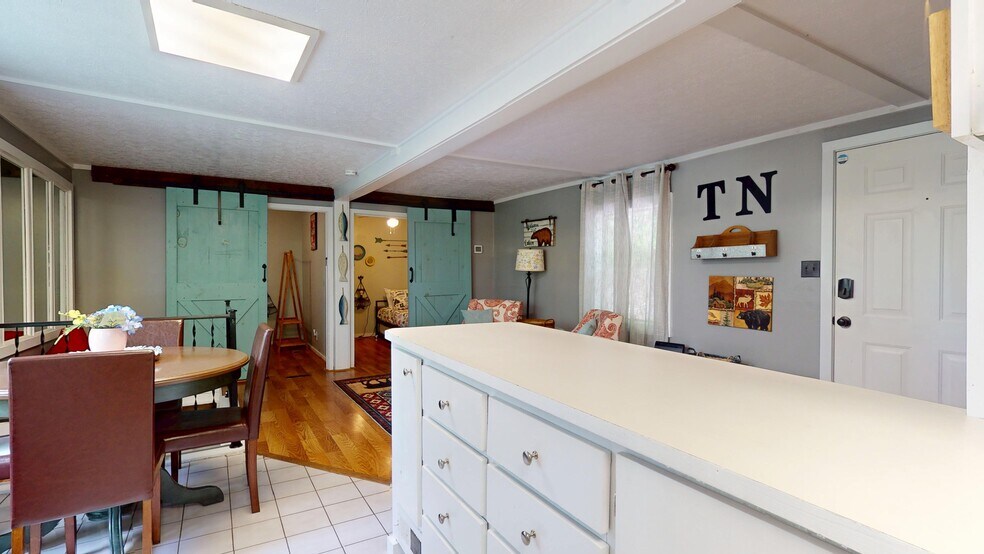 More Photos Of 8045 Sarah Thomas Rd, Silver Point Specialty For Sale