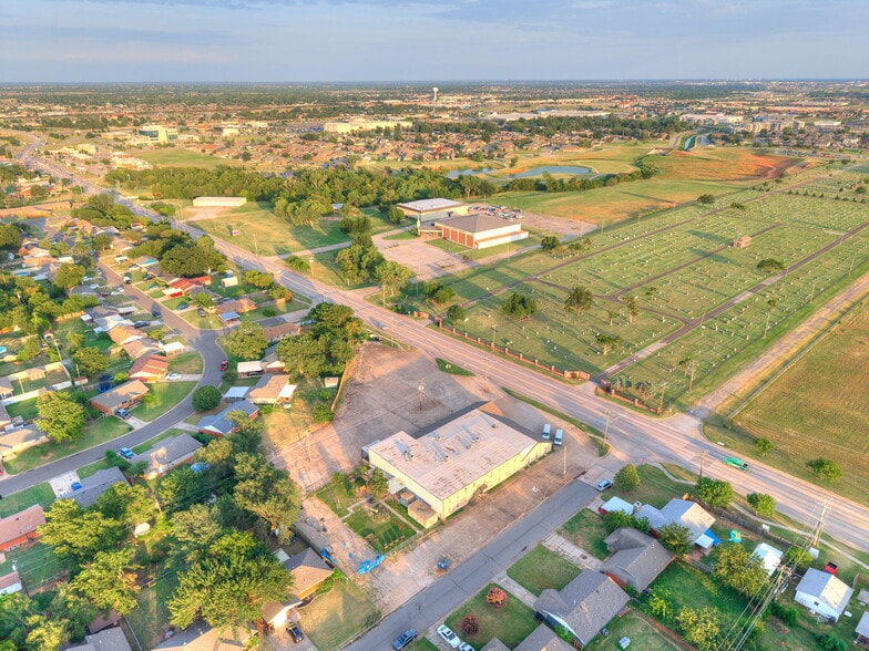 More Photos Of 809 SW 4th St, Moore Religious Facility For Sale