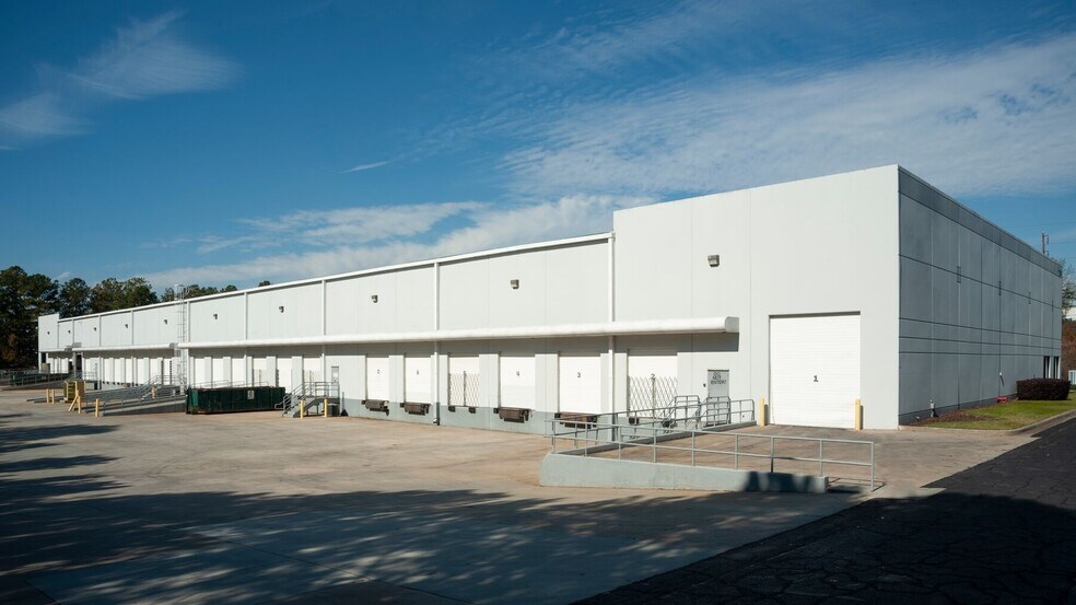 More Photos Of 170 Penney Rd, Forest Park Warehouse For Lease