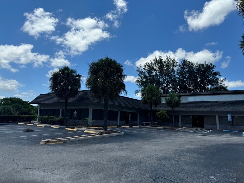 More Photos Of 7529-7575 W Oakland Park Blvd, Lauderhill Unknown For Sale