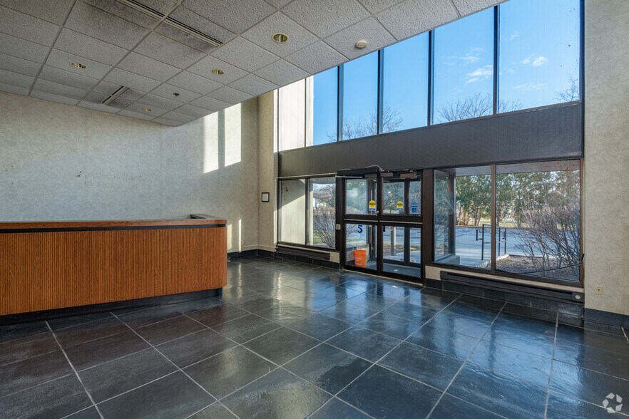 More Photos Of 435 6th St, Menasha Warehouse For Lease