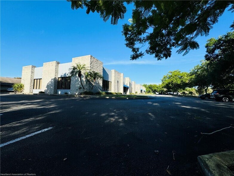 More Photos Of 346 E Royal Palm St, Lake Placid Office For Sale