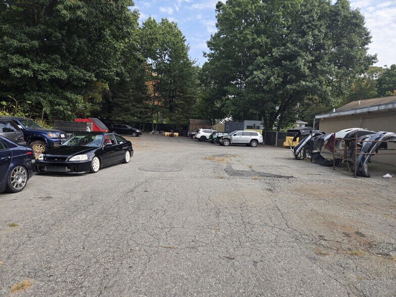 More Photos Of 20 Woodland St, Methuen Auto Repair For Sale