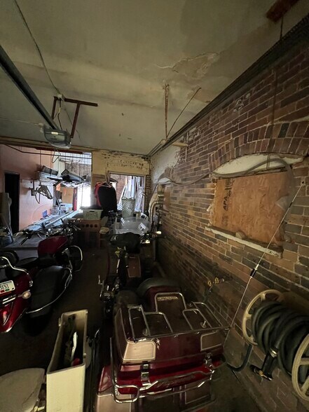 More Photos Of 715 State Ave NE, Massillon Flex For Lease