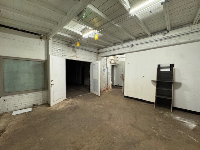 More Photos Of 1137-1141 N Western Ave, Oklahoma City Light Manufacturing For Lease