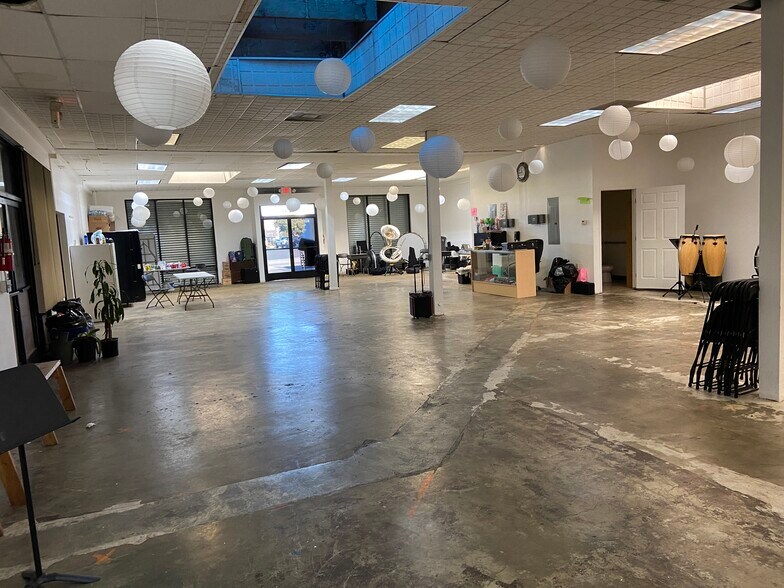 More Photos Of 2240 W Washington Blvd, Los Angeles Storefront For Lease