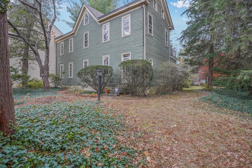 More Photos Of 419 S State St, Dover Office For Sale