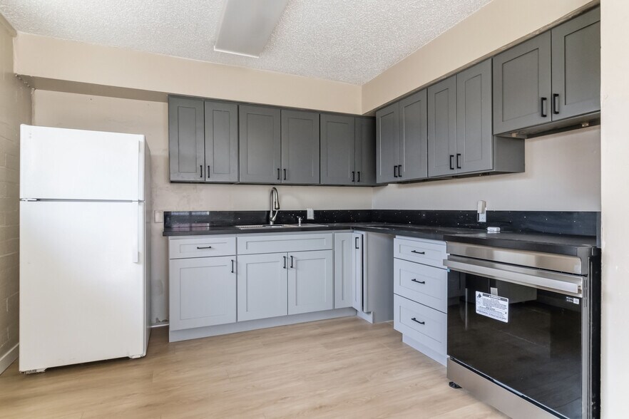 More Photos Of 1211 S Eastern Ave, Las Vegas Office For Lease