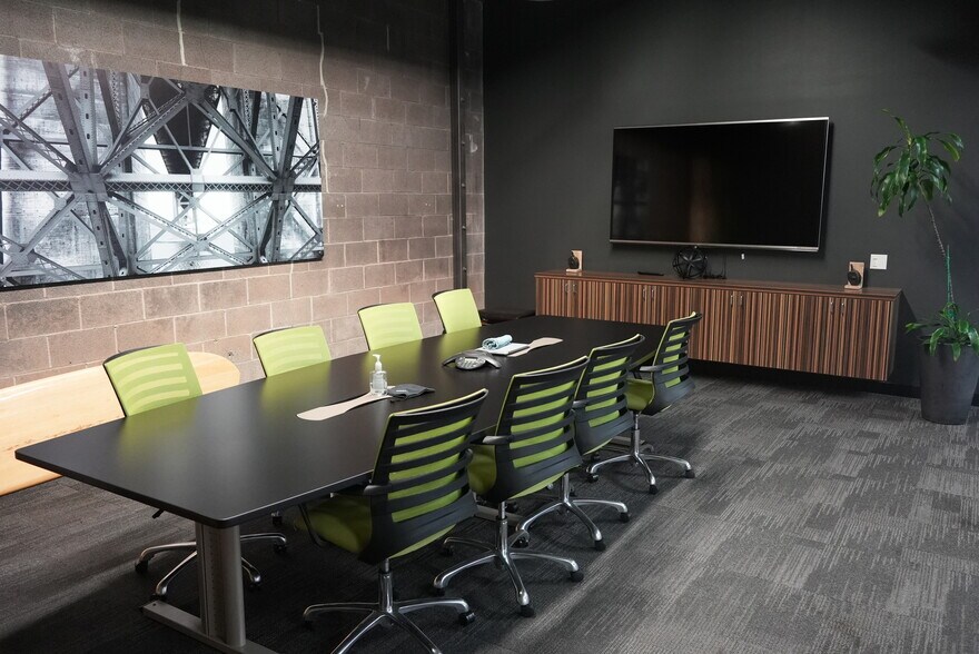 More Photos Of 18314 S Broadway St, Gardena Light Manufacturing For Lease