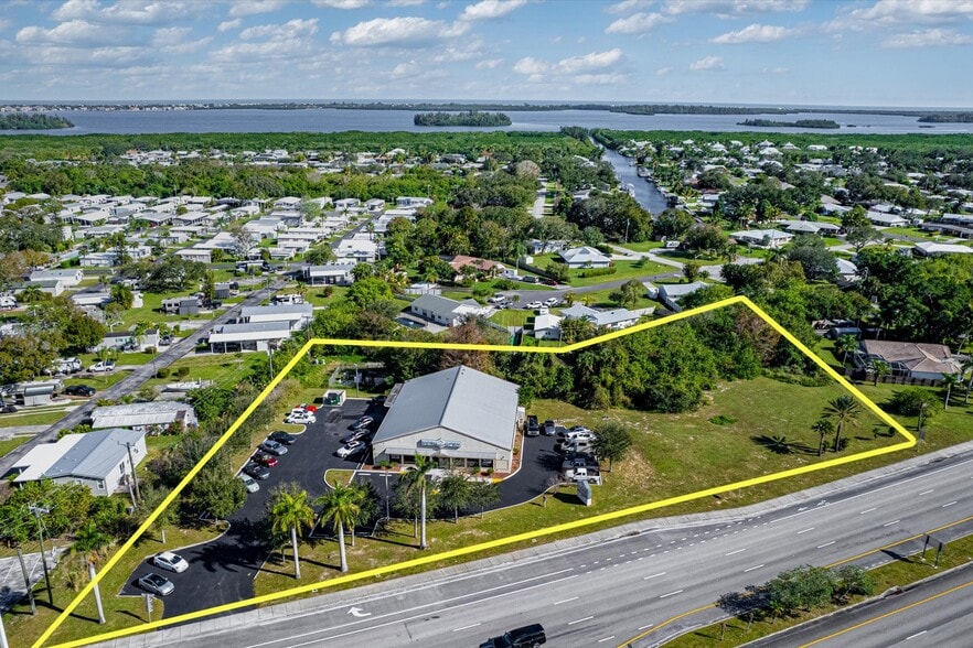 Primary Photo Of 2106 S US Highway 1, Vero Beach Freestanding For Sale
