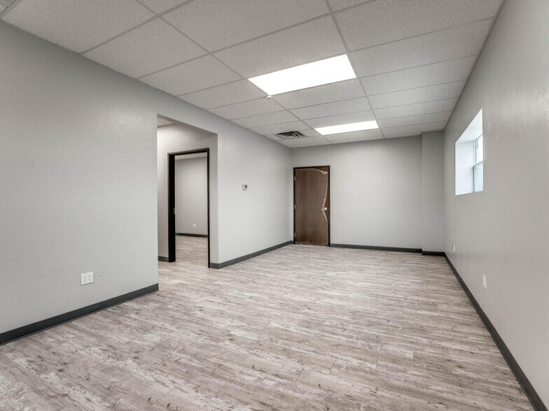 More Photos Of 1736 Red Oak Lane, Guthrie Warehouse For Lease