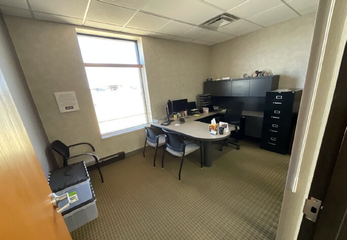 More Photos Of 1980 National Blvd, Galesburg Office For Sale