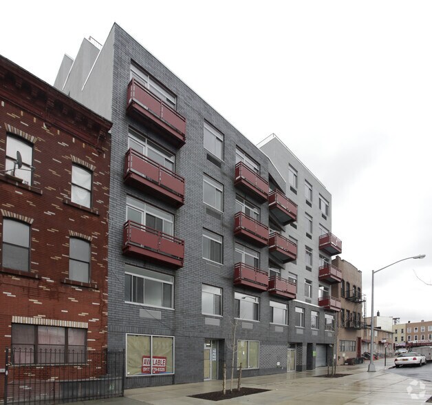 Primary Photo Of 184 Noll St, Brooklyn Office For Lease