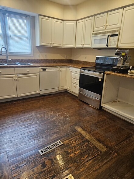 More Photos Of 6440 Thomas Jefferson Pky, Palmyra Office For Sale