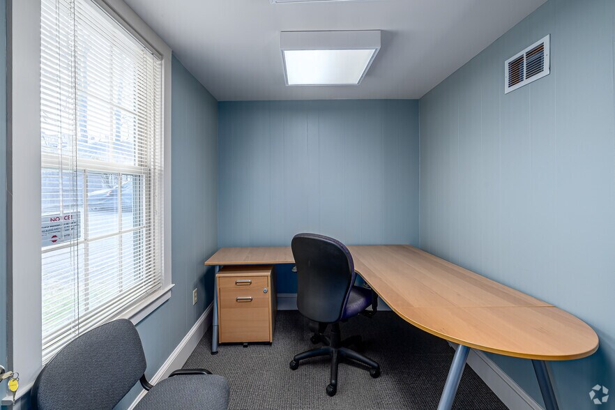 More Photos Of 109 Broad St, Middletown Office Residential For Lease