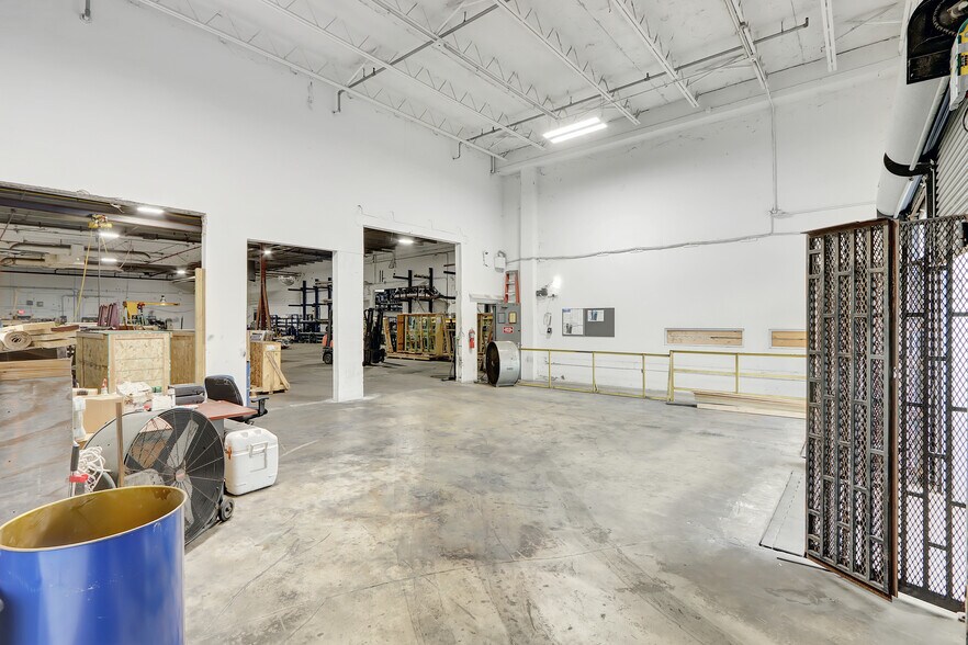More Photos Of 12900 NW 38th Ave, Opa Locka Warehouse For Lease