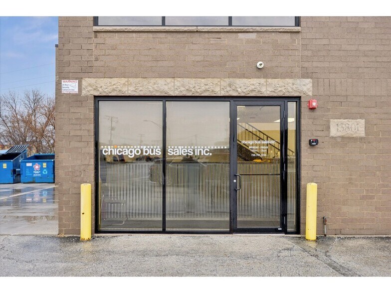 More Photos Of 13801 S Kenton Ave, Crestwood Warehouse For Sale