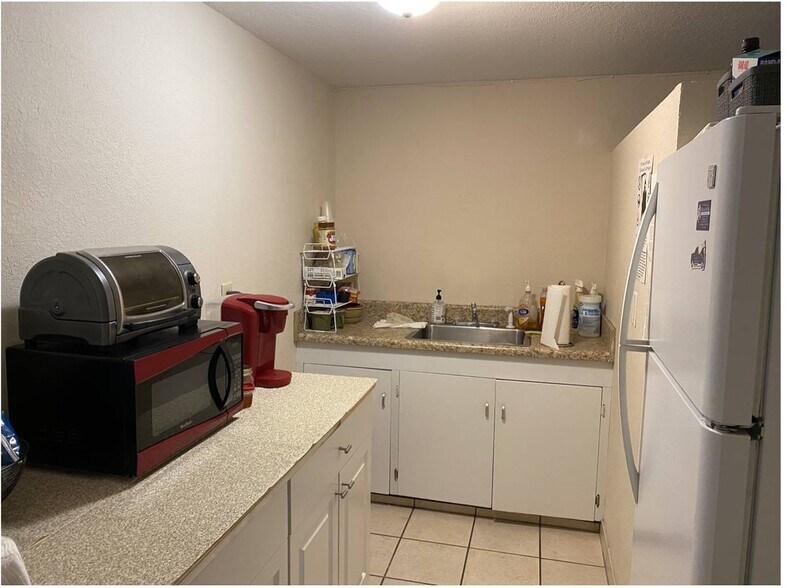 More Photos Of 2800 S Sanford Ave, Sanford Auto Dealership For Lease