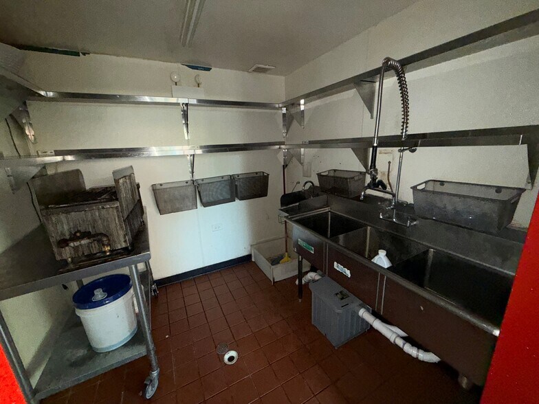 More Photos Of 2234-2236 N Western Ave, Chicago Apartments For Lease