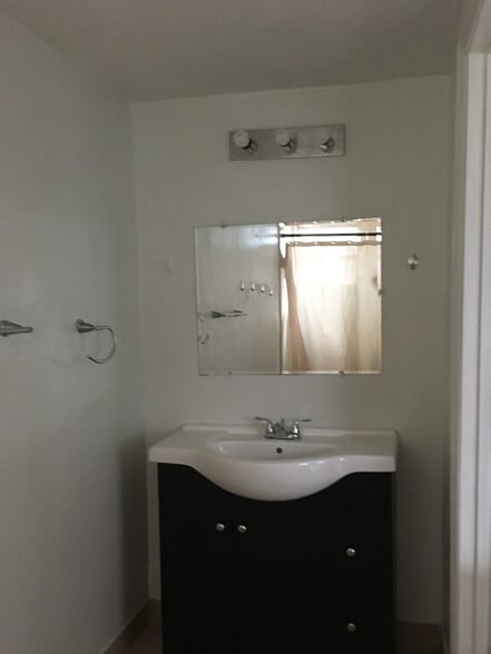 More Photos Of 24 SW 13th St, Dania Beach Apartments For Sale