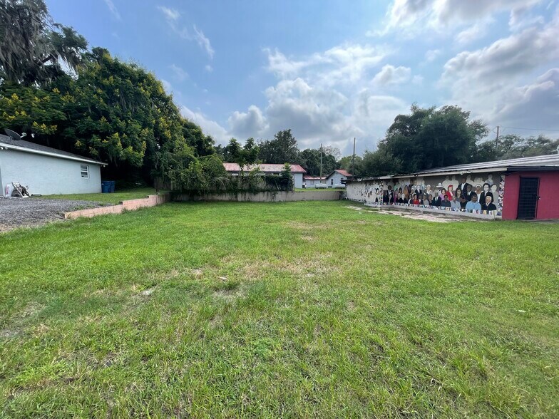 More Photos Of 410 W Beresford Ave, Deland General Retail For Sale