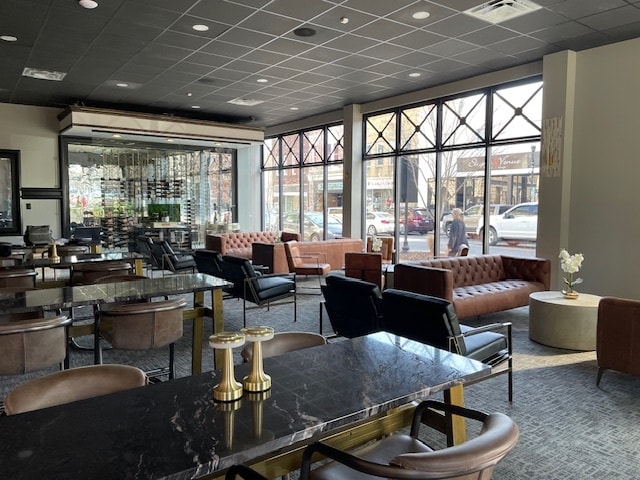 More Photos Of 190 W Main Ave, Gastonia Bar For Lease