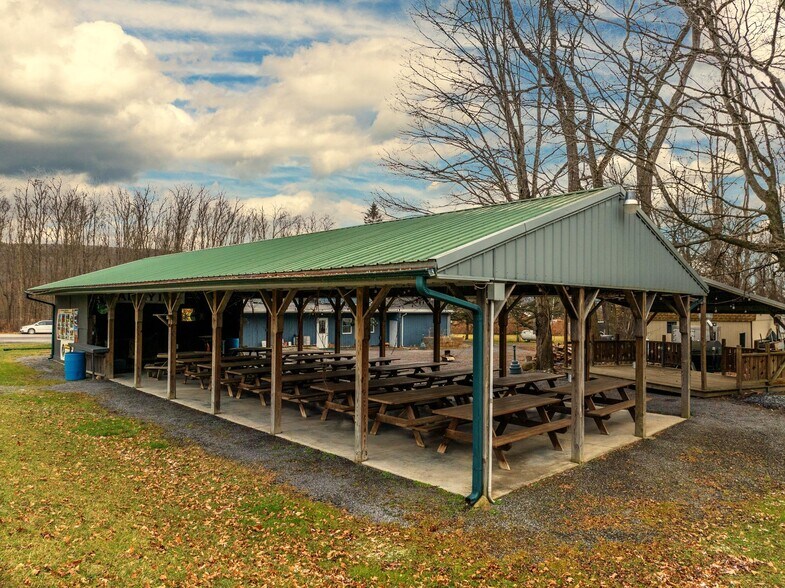 More Photos Of 2862 Guyanoga Rd, Branchport General Retail For Sale