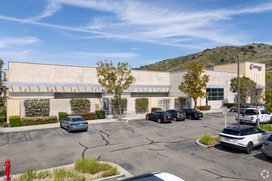 More Photos Of 200 Corporate Dr, Ladera Ranch Freestanding For Lease
