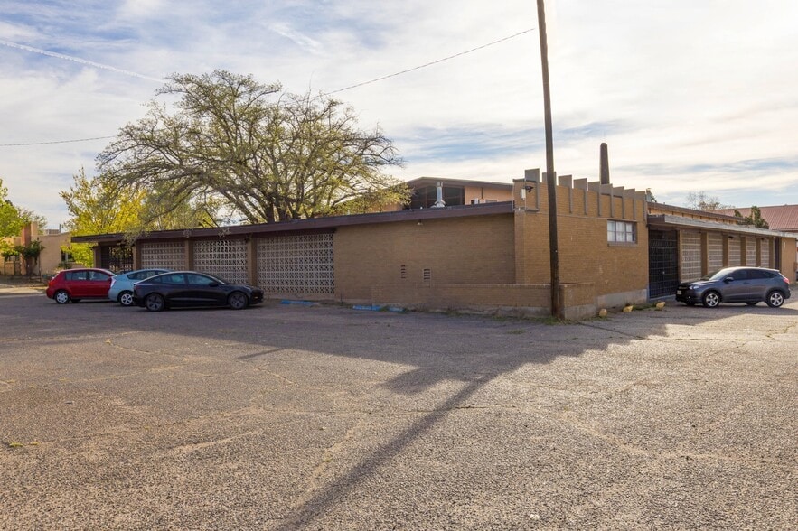 More Photos Of 111 University SE Blvd, Albuquerque Specialty For Sale